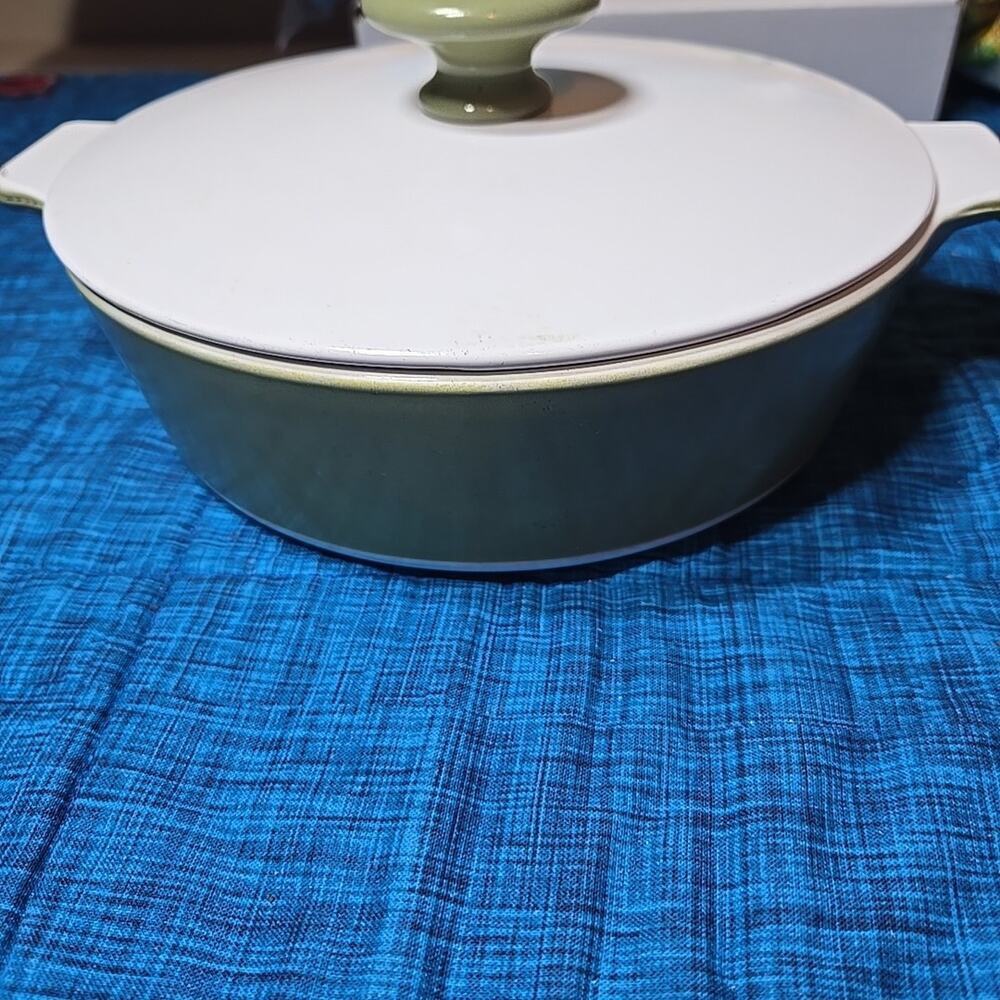 Vintage 70s Corning Ware Glass Avocado Green & White Covered Dish Casserole Bowl - Picture 2 of 9